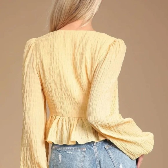 NWT Lulus Light Yellow Long Sleeve Tie-Front Peplum Top - Picture 2 of 4